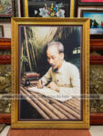 Tranh in cao cấp, Bác Hồ ngồi làm việc tại Pác Pó -VN33